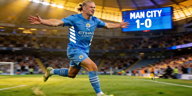 英超曼城队哈兰德进球后庆祝画面